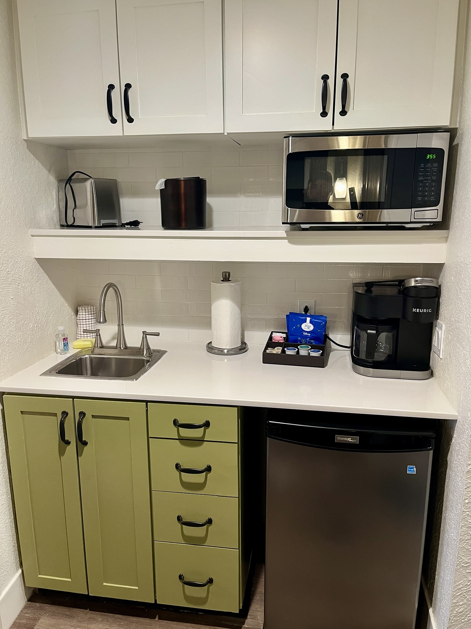 kitchenette in studio villa at Wilderness Lodge
