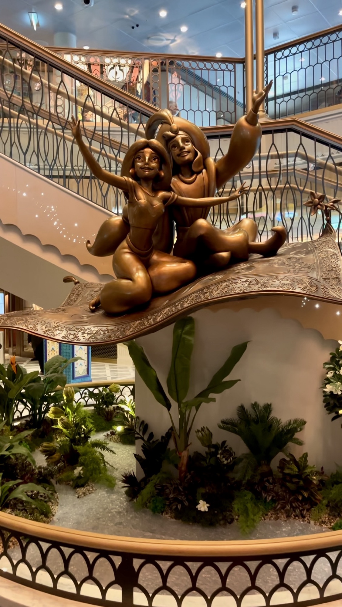 Aladdin and jasmine in great hall on Disney Treasure Cruise Ship